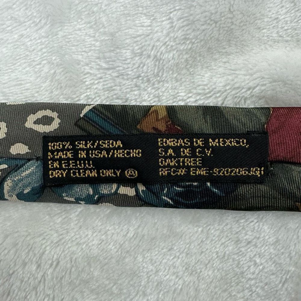Oak tree Silk Necktie - Picture 4 of 5